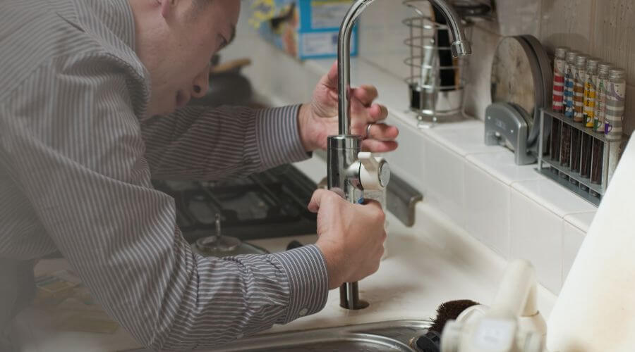 Professional sink repair in Breckenridge, MI